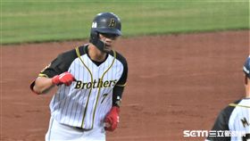 張志豪敲出全壘打。（圖／記者王怡翔攝影）