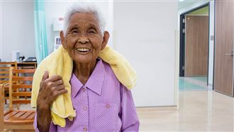 86歲快樂嬤病逝…抓心5金句成追憶