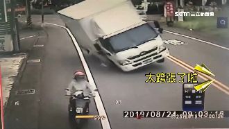 貨車過彎失速搖擺　車身不穩險壓轎車