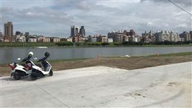 新北市，五股，微風運河，浮屍，婦人，