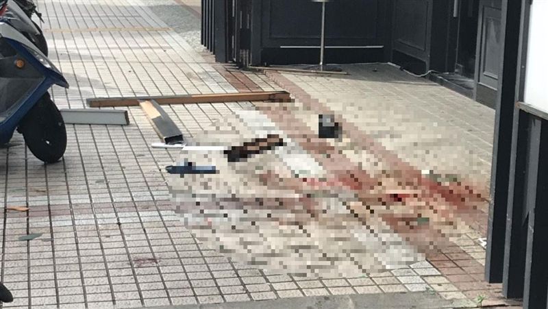 少年家中玩火　見警消從19樓高墜落