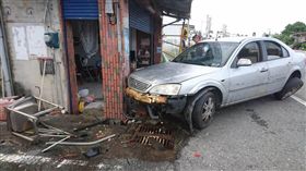 台東,疲勞駕駛,車禍,撞民宅,衝撞（圖／翻攝畫面）