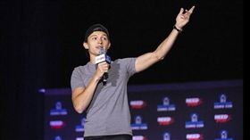 湯姆霍蘭德出席迪士尼D23博覽會。（圖／翻攝自Tom Holland IG）