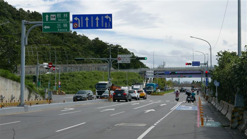 改善機車待轉空間　增設左轉專用道！