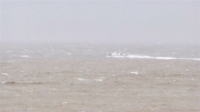 陸運砂船金門沉沒　9人跳船被救起！