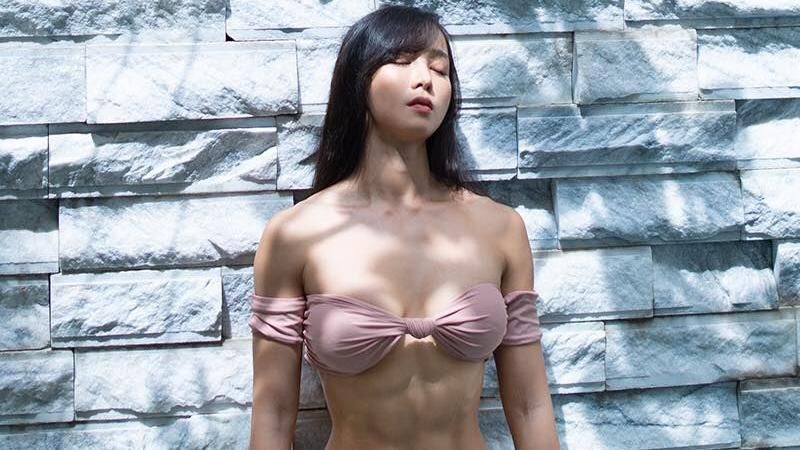 淫笑問完這句話…色運將伸手抓她ＸＸ