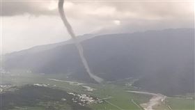 花蓮縣,富里鄉,縱谷奇景,金針花海,龍捲風（圖／民眾提供）中央社