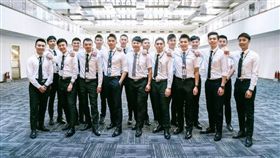 長榮首批空少帥氣曝光！年底將飛上天