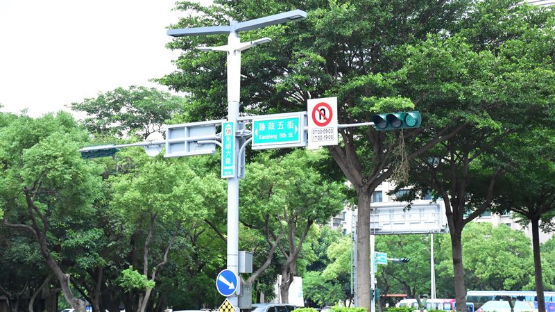 道路交通標誌指示更明顯纜線地下化