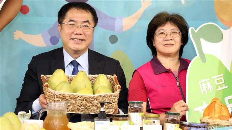 行銷麻豆文旦　黃偉哲化身叫賣哥