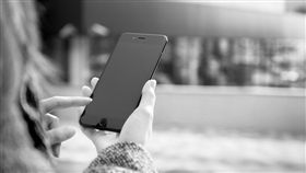 滑手機，傳訊息，手機，簡訊（圖／翻攝自pixabay）