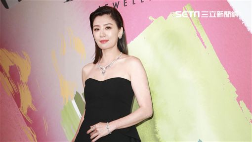 賈靜雯出席珠寶展記者會