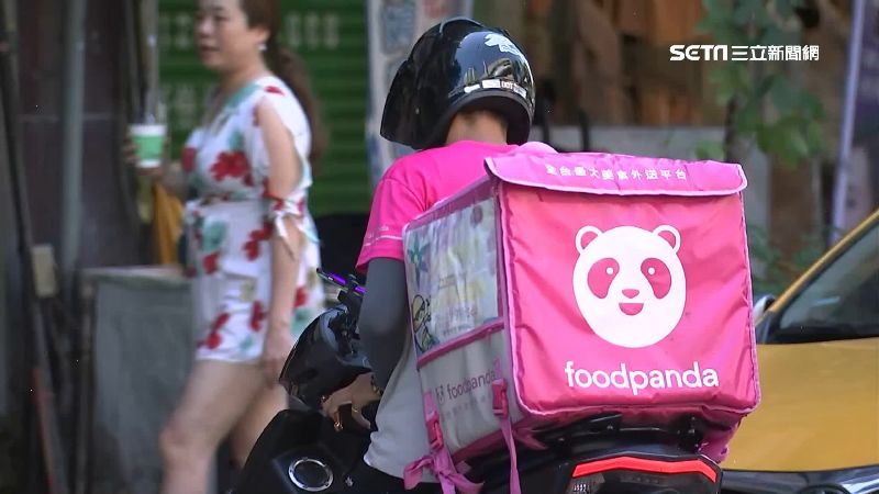 母抱嬰兒下樓拿餐　外送員因這事嚇壞