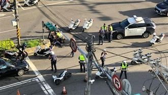 勇警追捕毒蟲！衝撞分隔島送醫不治