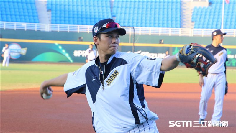 日職／坂本勇人打到看板　啤酒喝1年