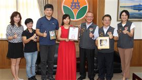 苗栗縣,鋼琴少女,許天珩,音樂大賽,獲獎,徐耀昌,表揚(圖/中央社)