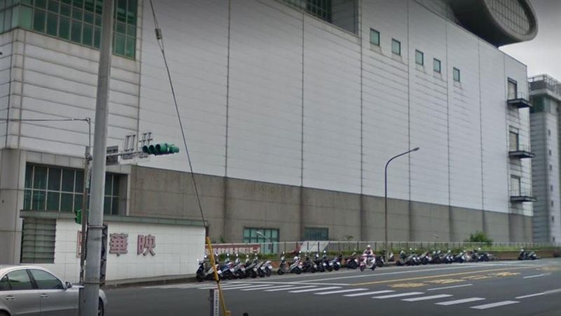 華映將大量解僱　2100人留50人