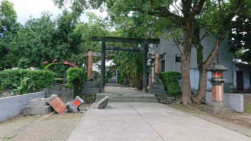 石燈籠倒塌！花蓮文化局允諾助修復