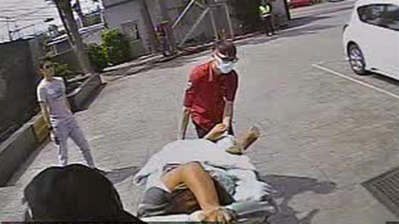 女移工打翻「化骨水」！雙腿腐蝕慘死