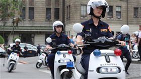 環保出巡　北市警添購電動機車台北市警察局29日舉行108年度警用巡邏電動機車交車典禮，警方表示，今年先採購404輛，預計分配至各分局及交通警察大隊使用，以大安分局、信義分局最多，各有約40多輛，預定明年起再陸續添購，盼達成行政院推動公務機車全面電動化目標。中央社記者張皓安攝　108年8月29日