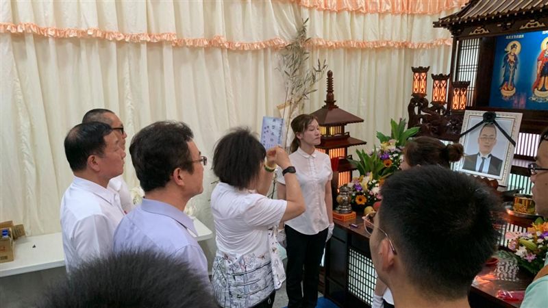 害弟殉職卻飭回！哥：拿5萬讓我撞他