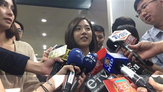 王世堅要「學姊」！柯：對美眉有興趣