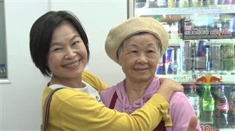 8旬失智嬤當店員　英日文難不倒