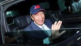 結束中東行程  郭台銘返台鴻海創辦人郭台銘（圖）日前出訪中東，30日上午返台，在松山機場簡短向外界說明後搭車離去。中央社記者張皓安攝  108年8月30日