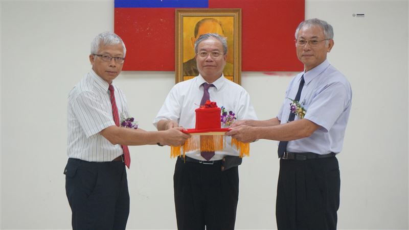 廠長交接　台電：金門10年不缺電