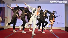 徐少麟在《這就是街舞》比賽，如願加入羅志祥「修樓梯戰隊」。（圖／星麟娛樂提供）