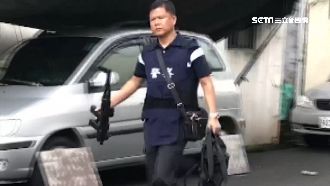 嫌火力比警猛！幸小隊長談判攻心投降