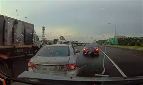 車禍,國道,追撞,三寶,神車　圖／翻攝爆怨公社
