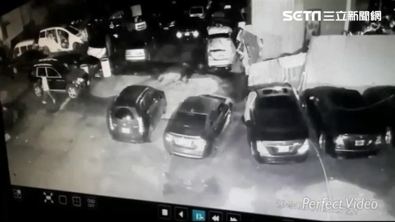 友人遭開槍丟包　通緝犯赴院關切遭逮