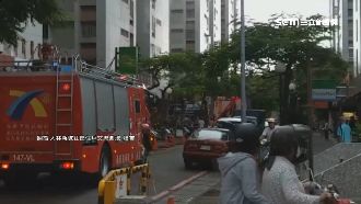 小巷整排違停　消防車看火災無力救援