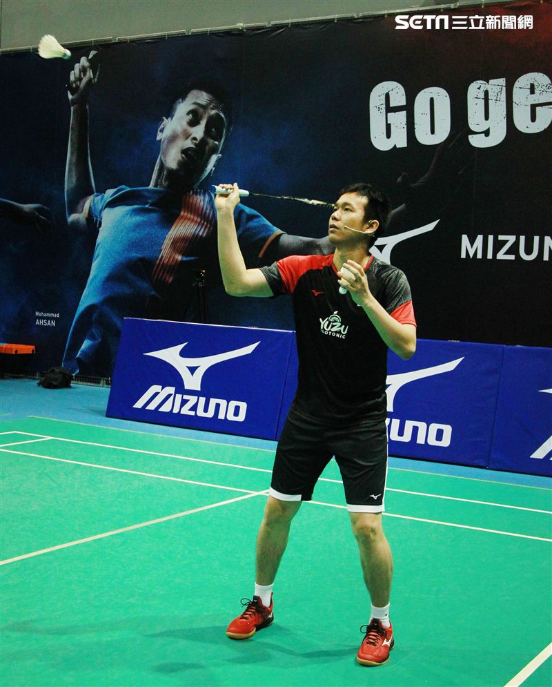 美津濃簽約羽球選手黃金搭擋塞蒂亞萬（Hendra Setiawan）與阿赫桑（Mohammad Ahsan）獲得世界羽球男子雙打最高排名第一位，來台和球迷們近距離接觸。（記者邱榮吉/攝影）