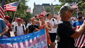 挺川普的「異性戀驕傲」（Straight Pride）遊行（圖／美聯社／達志影像） 