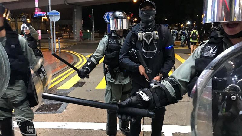 范世平：香港警察不是太笨，就是太壞