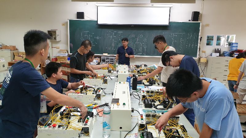 實務體驗　台南高工教成大生室內配線