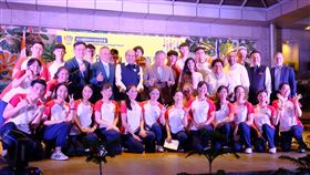 國際青年大使台灣之夜演出後與貴賓合影國際青年大使在8月31日「台灣之夜」演出結束後，與駐印度代表田中光（站立第一排右6）及貴賓合影。中央社記者康世人新德里攝  108年9月1日