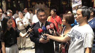 「抓蛇」送消防隊　徐國勇還原經過…