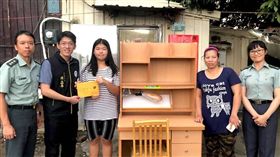 全家擠7坪鐵皮屋…貧女考上嘉女「想要書桌」　潘文忠送來了
圖翻攝自潘文忠臉書