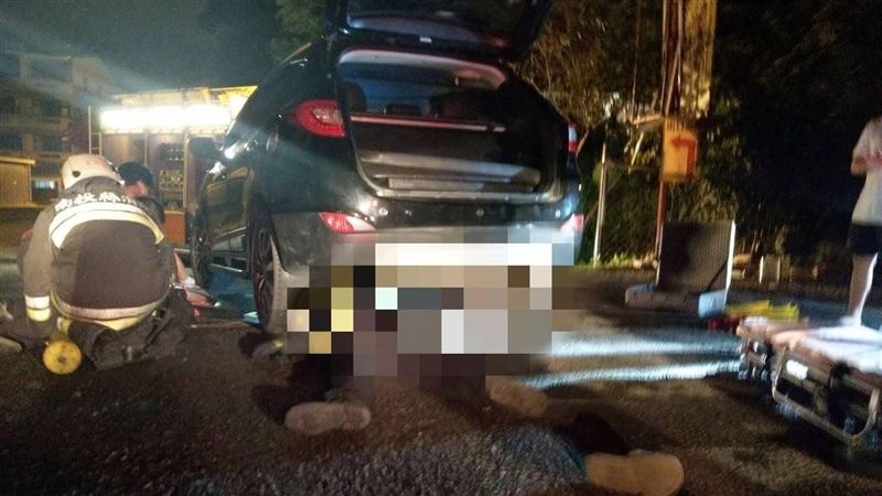 男凌晨醉倒停車場內　慘遭輾斃