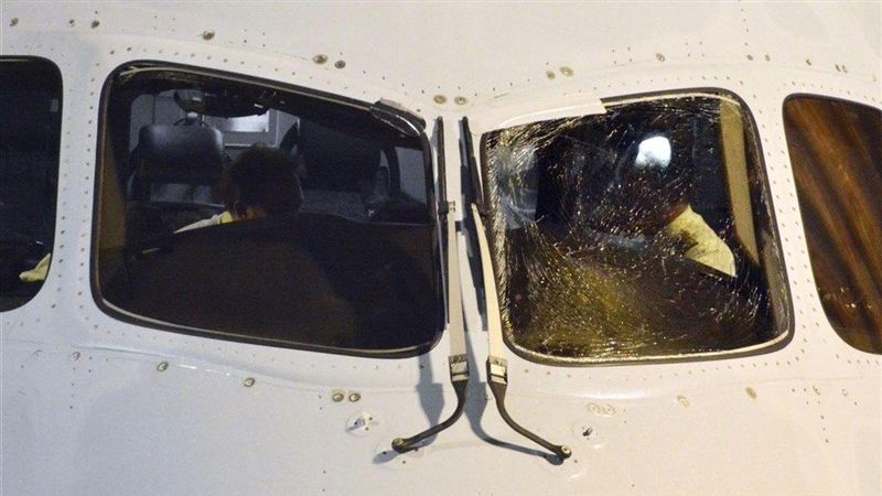 加航擋風玻璃龜裂　急降日本成田機場