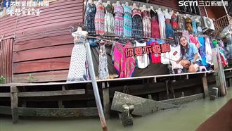 泰國水上市場偷瞄一眼　秒被闆娘抓到