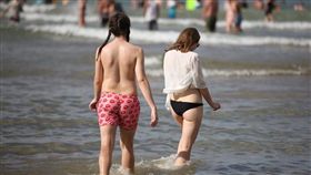 新北觀旅局經營的粉絲團，拍攝到美背照引起網路上熱烈討論。（圖／翻攝自新北旅客）