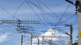 16:9
快訊／電車線斷落！台鐵北湖站東西雙線不通　緊急搶修中
圖／台鐵提供