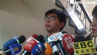 黃之鋒訪時力黨團　盼台灣人站出來…