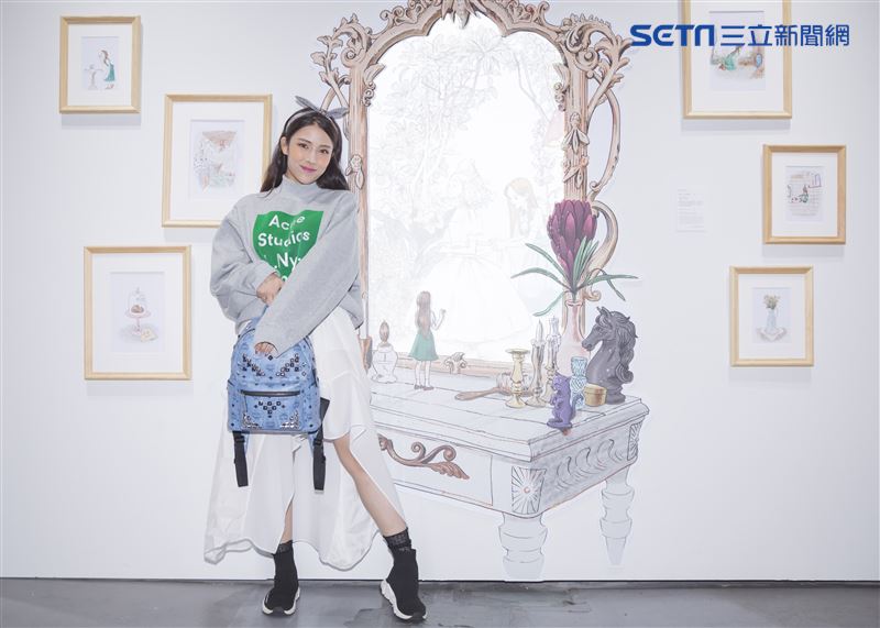 魅力女神拐拐攜手高人氣的夢幻甜美網紅呂妍芯、Ines Wang一起玩穿搭，圖為Ines Wang。（圖／記者林士傑攝影）