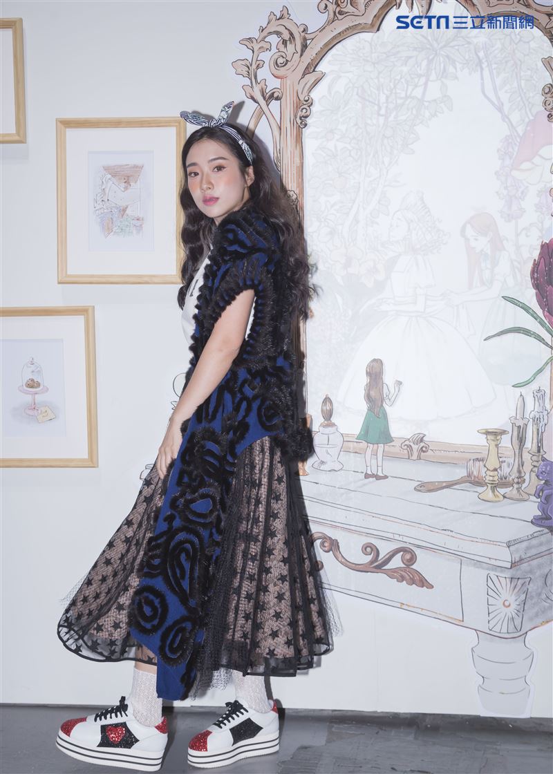 魅力女神拐拐攜手高人氣的夢幻甜美網紅呂妍芯、Ines Wang一起玩穿搭，圖為呂妍芯。（圖／記者林士傑攝影）