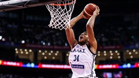 Giannis Antetokounmpo。（圖／翻攝自推特）